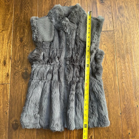 Linda Richards Luxury rabbit fur reversible vest size medium - Picture 11 of 11
